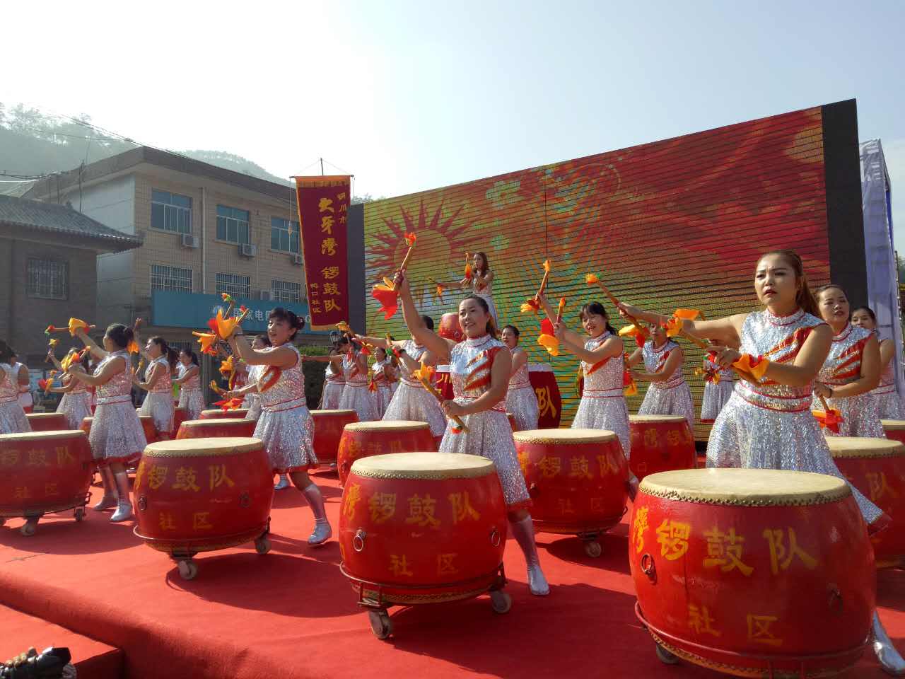 圖為大亞灣鑼鼓隊(duì)現(xiàn)場(chǎng)表演